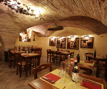 Pane e Vino Restaurant and B B in Cortona Tuscany. Bed and